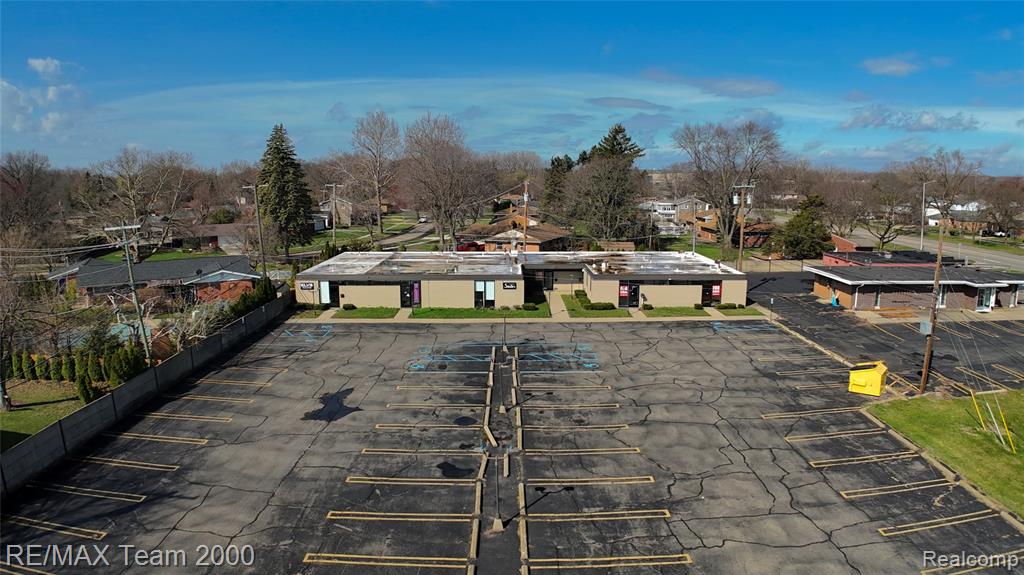 16981 Farmington Road Property Photo 1