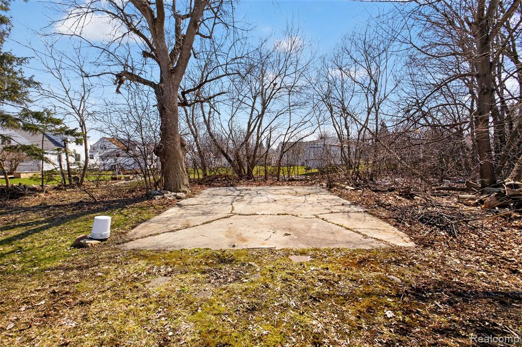 2300 S Lincoln Property Photo 32