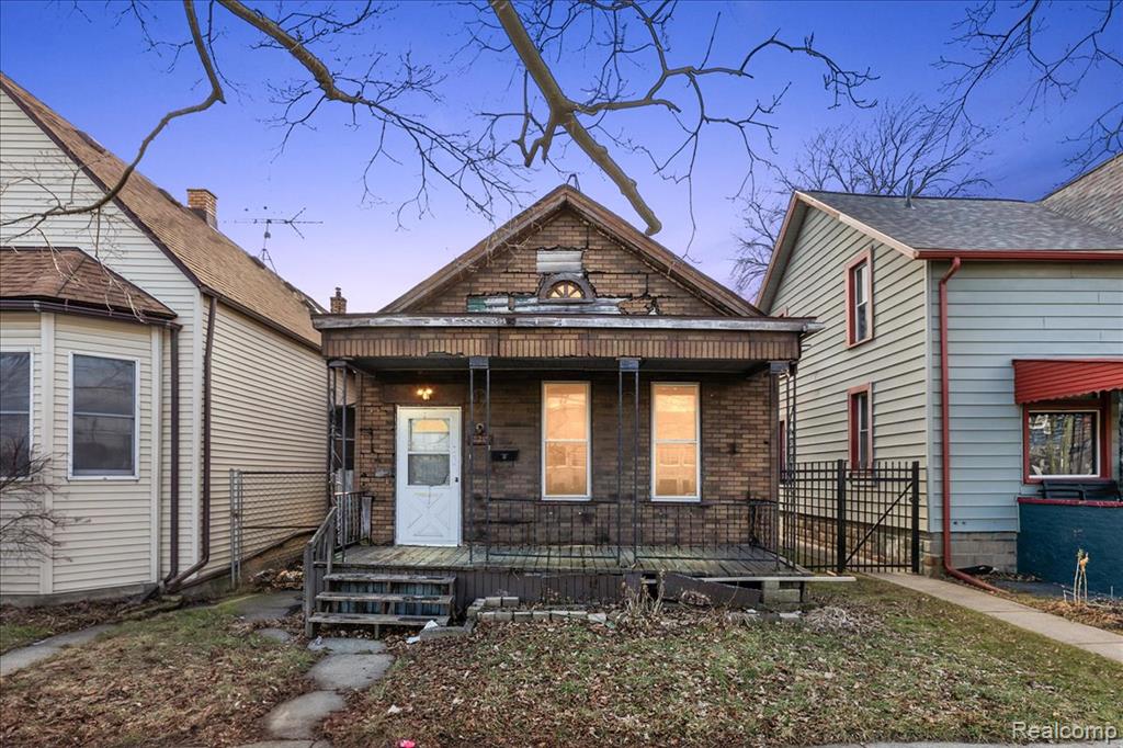 2219 Vermont Street Property Photo 1