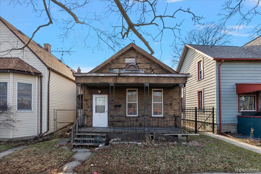 2219 Vermont Street Property Photo 2