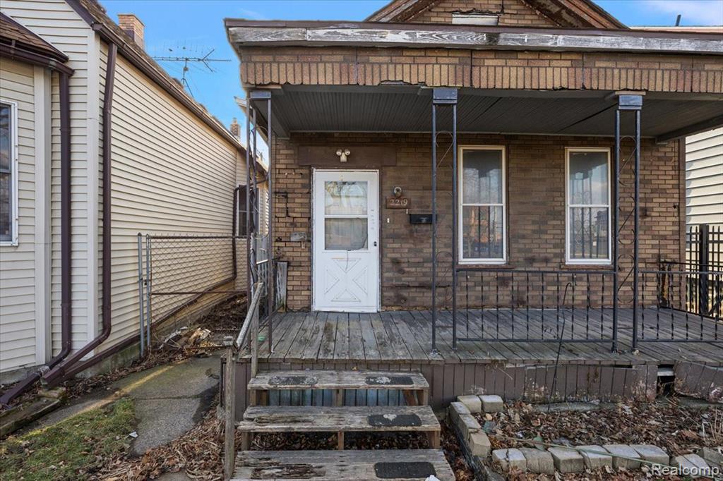 2219 Vermont Street Property Photo 5