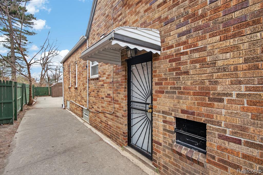 17183 Washburn Street Property Photo 22
