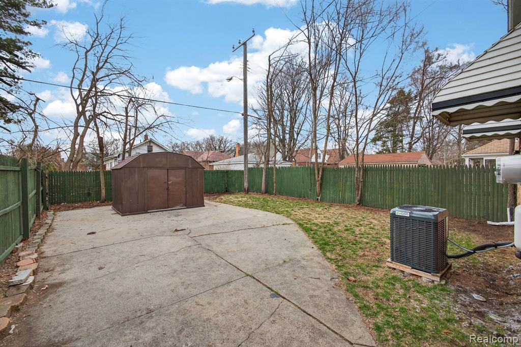 17183 Washburn Street Property Photo 23