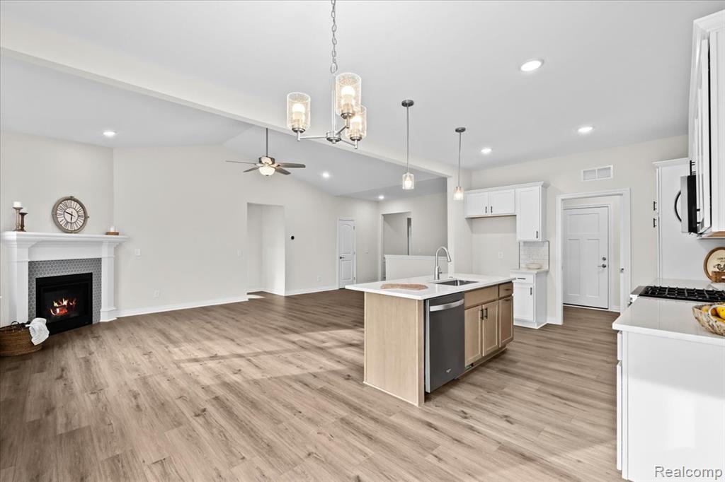 362 Jubilee Drive Property Photo 7