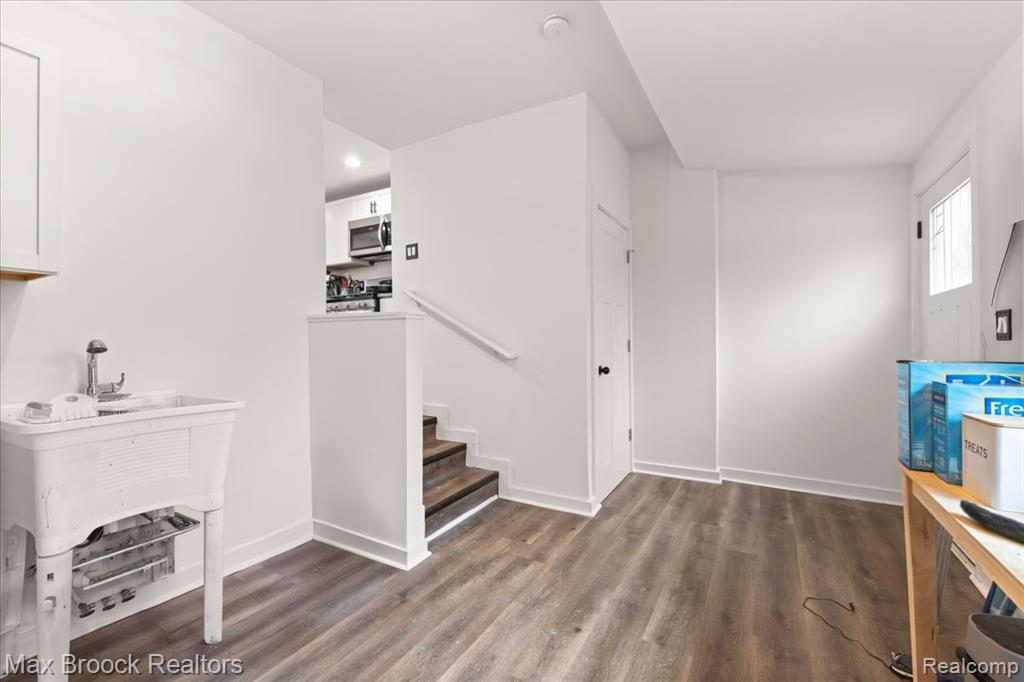 515 Clinton Street Property Photo 11