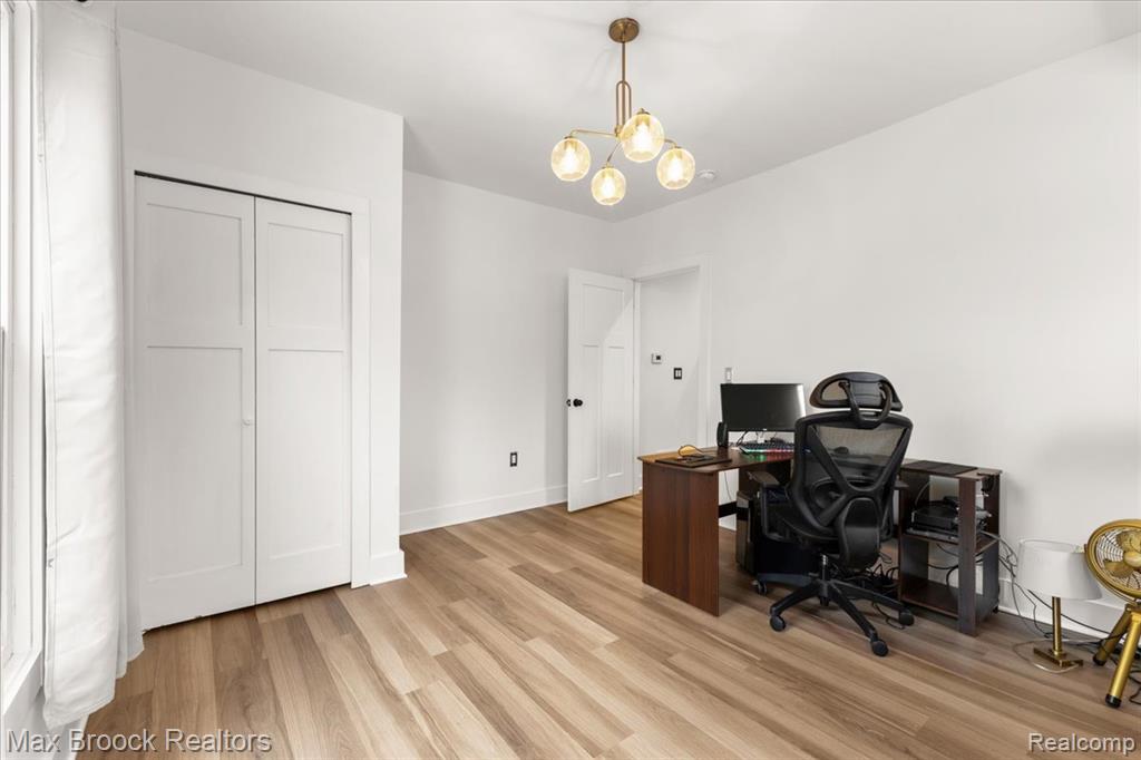 515 Clinton Street Property Photo 14