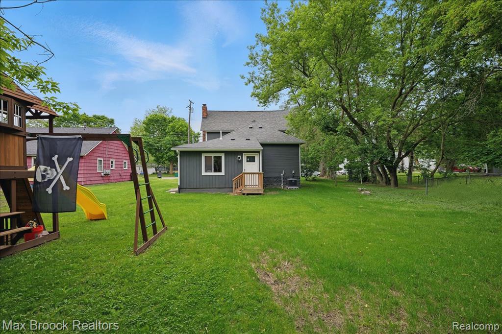 515 Clinton Street Property Photo 25