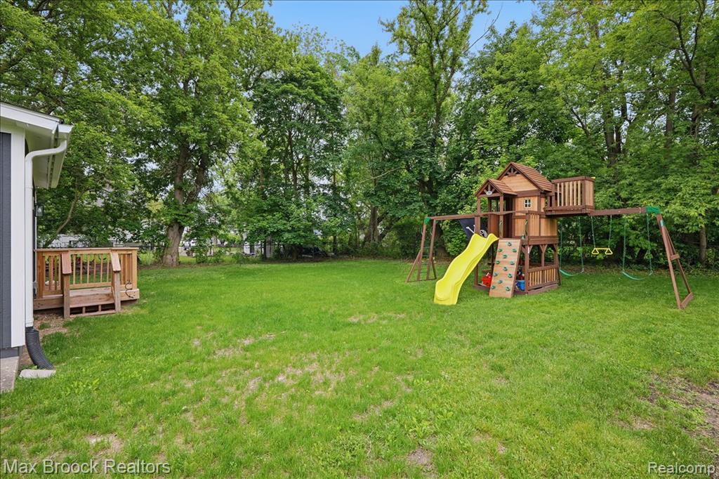 515 Clinton Street Property Photo 26