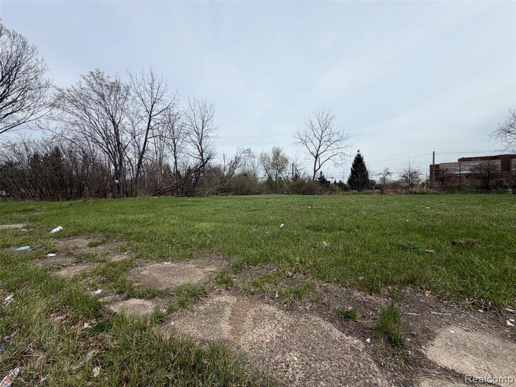 704 Field Street Property Photo 3