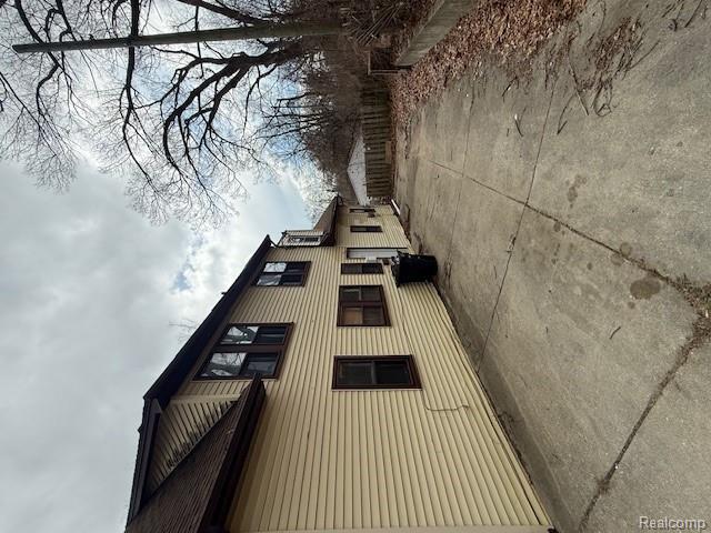 16845-7 Dolphin Street Property Photo 2