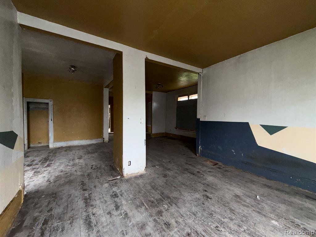 2546 W Forest Avenue Property Photo 6