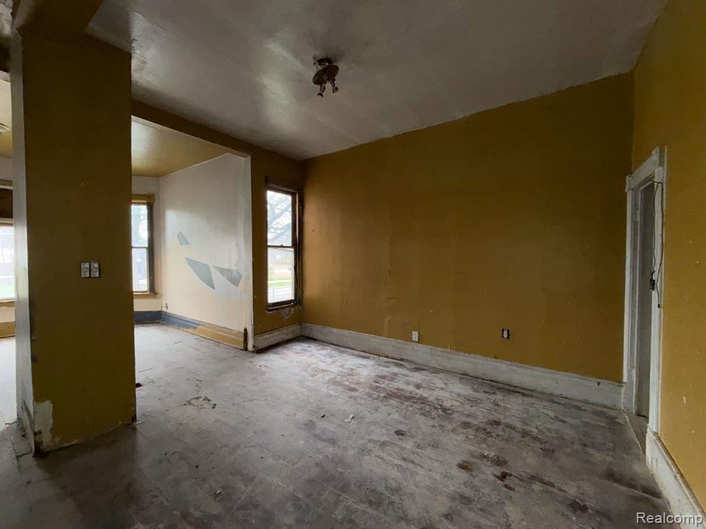 2546 W Forest Avenue Property Photo 8