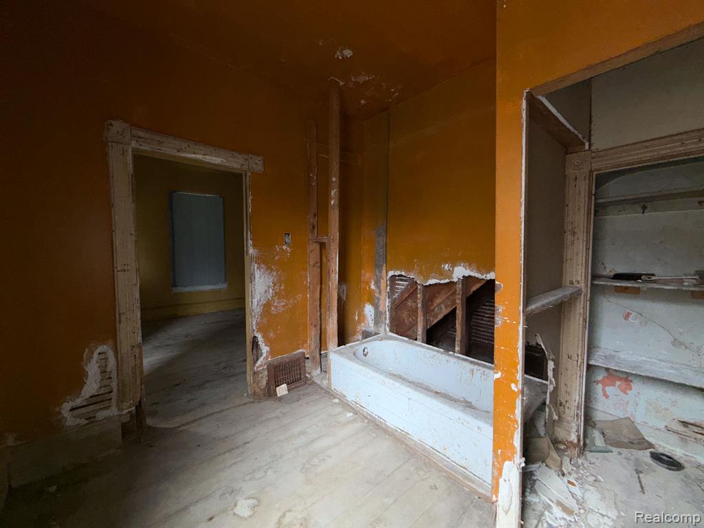 2546 W Forest Avenue Property Photo 11