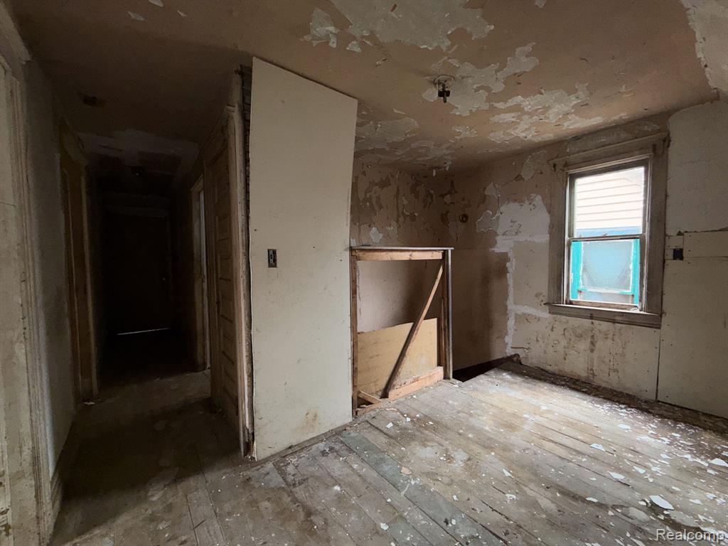2546 W Forest Avenue Property Photo 15