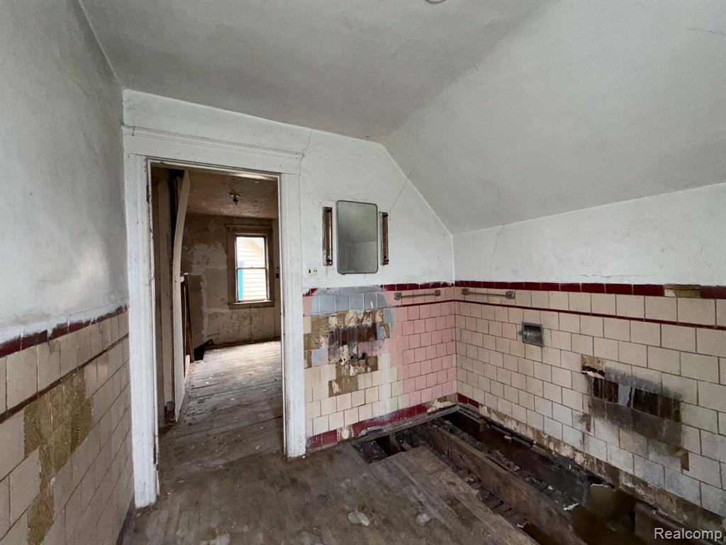 2546 W Forest Avenue Property Photo 25