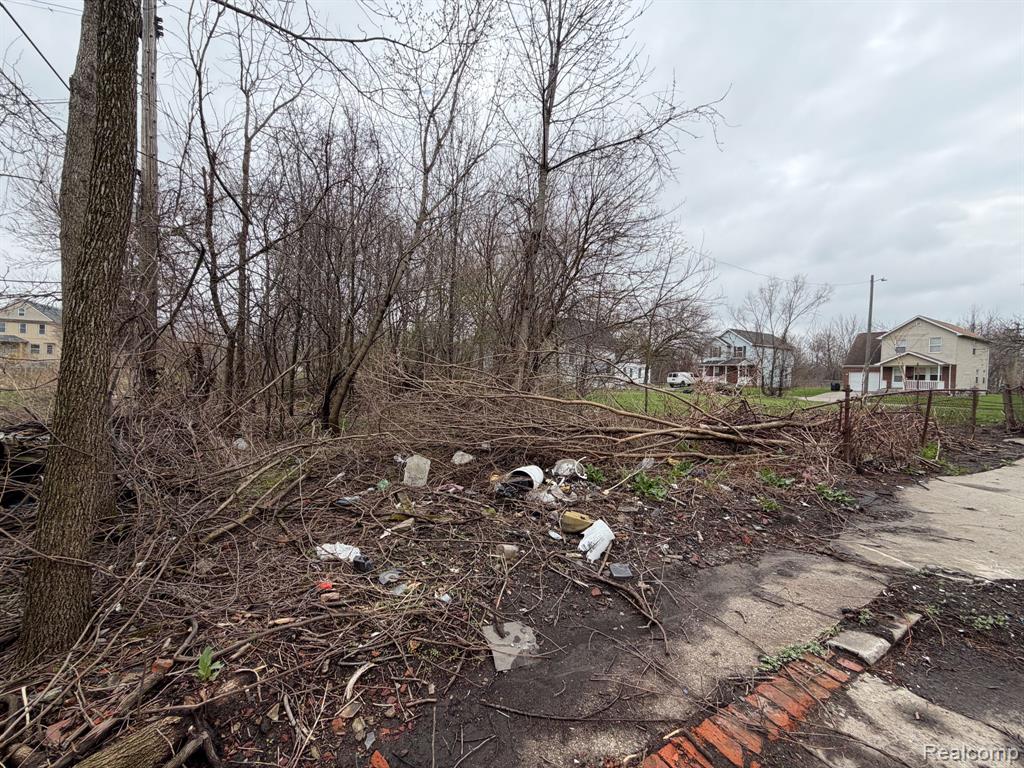 2540 W Forest Avenue Property Photo 1