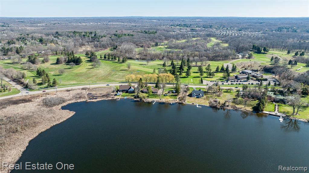 V/l Golf Club Property Photo 12