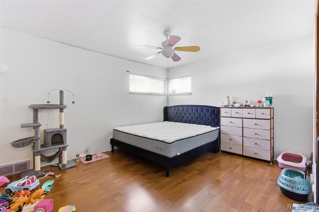 17005 Collinson Avenue Property Photo 15