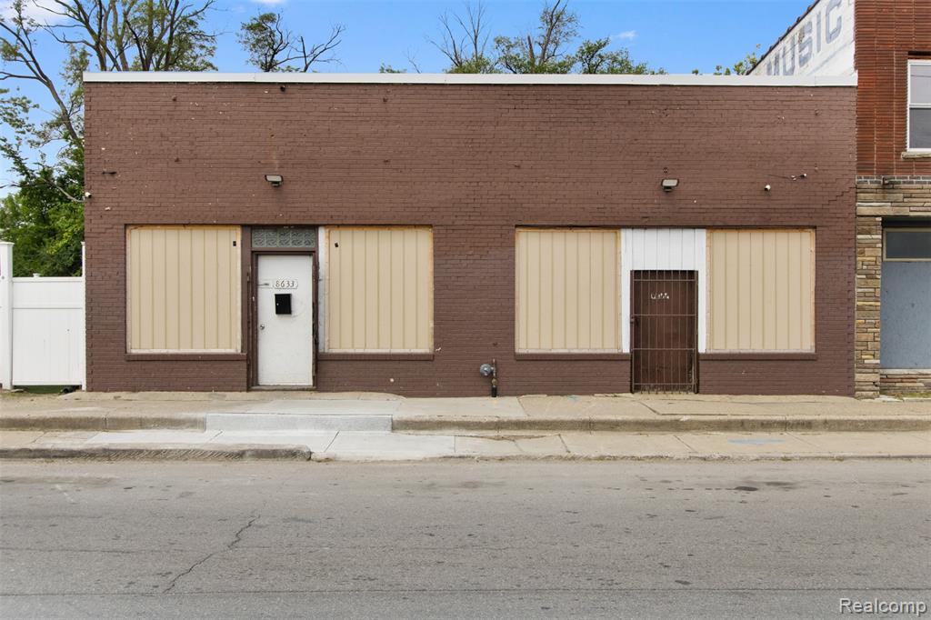 8633 Southfield Road Property Photo 1