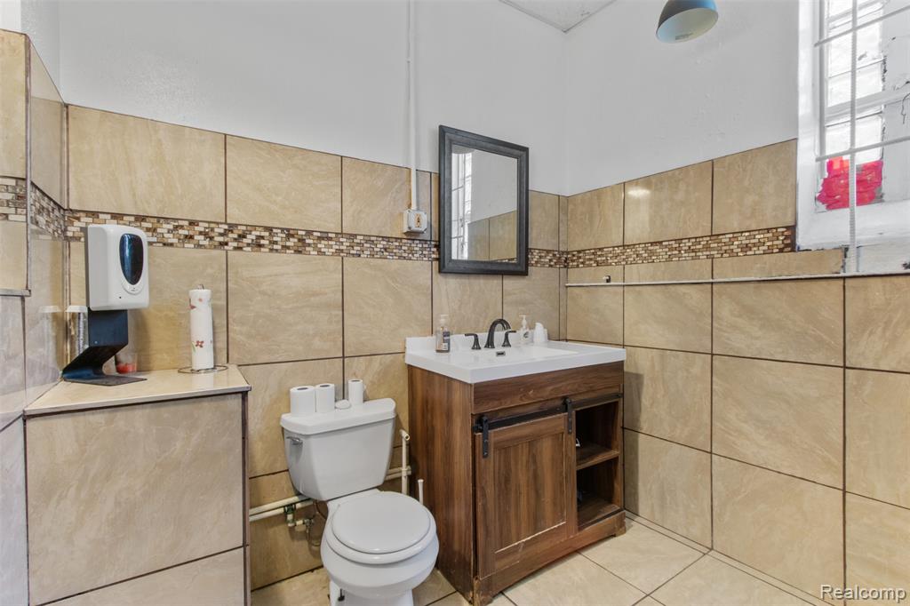 8633 Southfield Road Property Photo 8