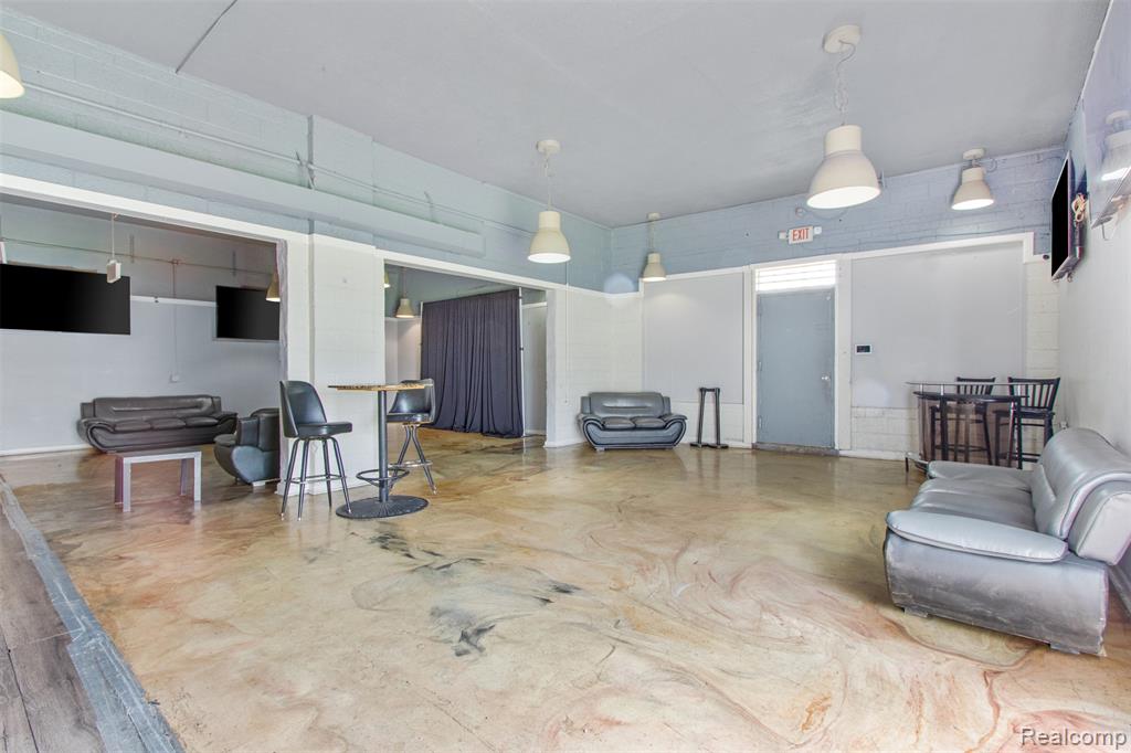 8633 Southfield Road Property Photo 11