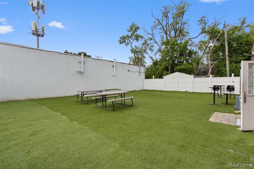 8633 Southfield Road Property Photo 17