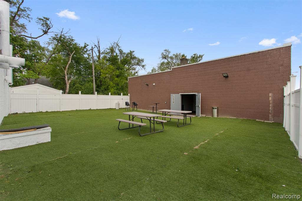8633 Southfield Road Property Photo 18