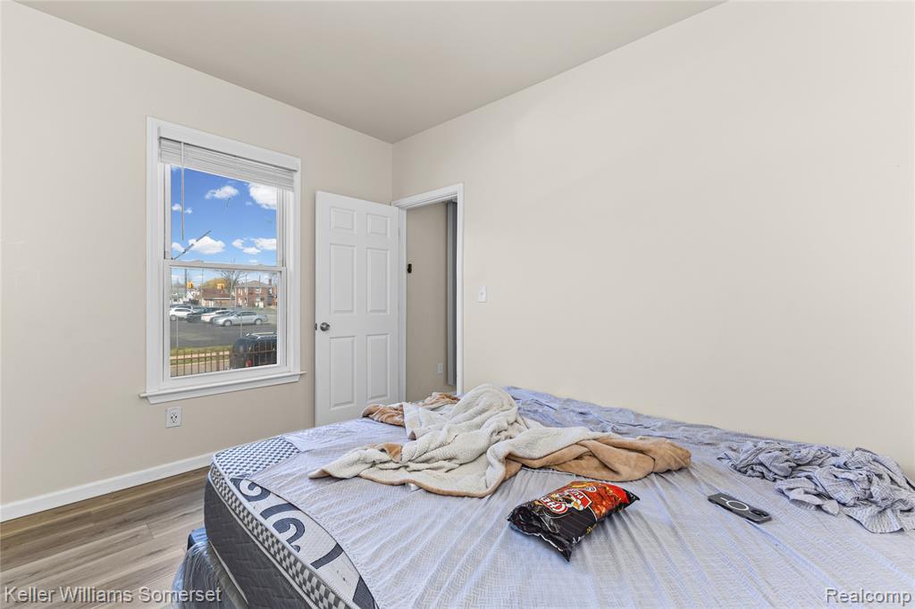 13660 Ohio Street Property Photo 20