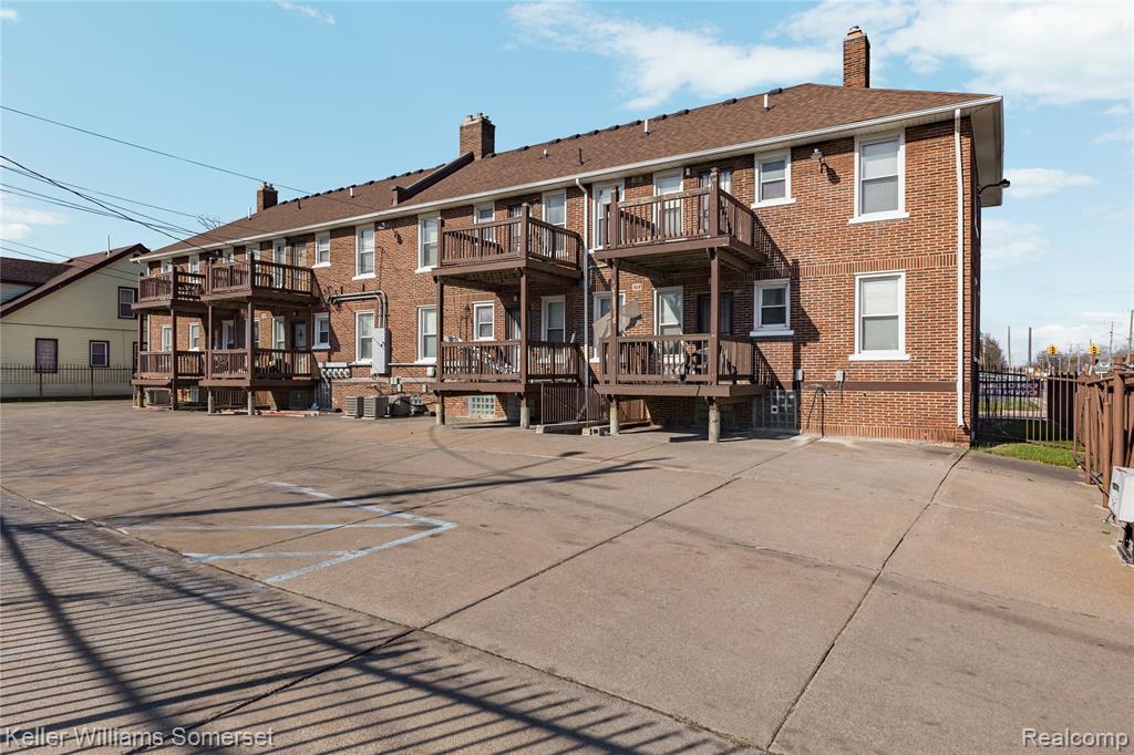 13660 Ohio Street Property Photo 30