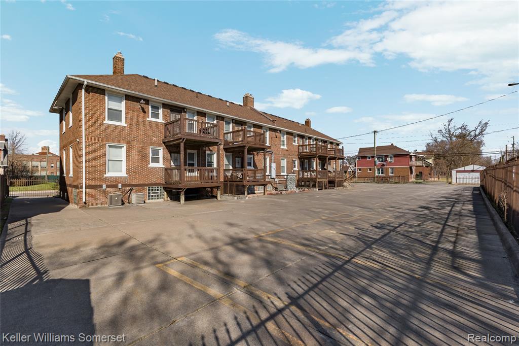 13660 Ohio Street Property Photo 32
