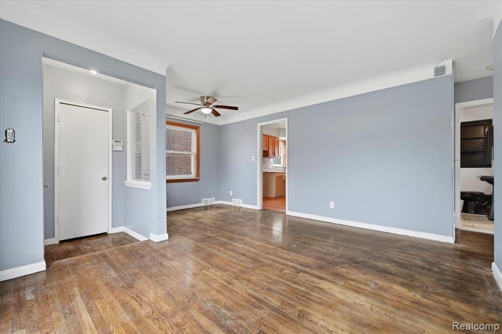 9193 Rutherford Street Property Photo 3