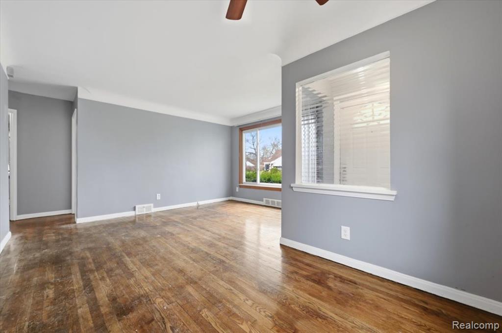 9193 Rutherford Street Property Photo 5