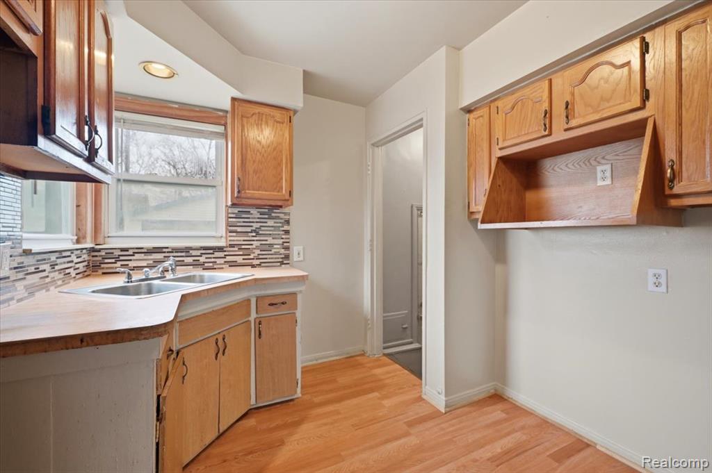 9193 Rutherford Street Property Photo 6