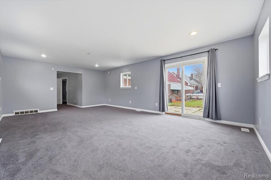 9193 Rutherford Street Property Photo 10