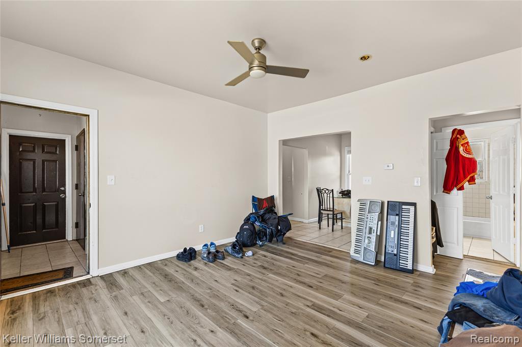 13660 Ohio Street Property Photo 7