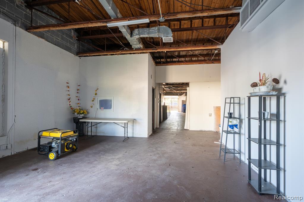 11444 Whittier Street Property Photo 11
