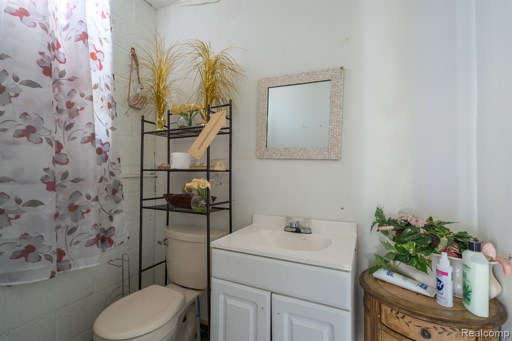 11444 Whittier Street Property Photo 18