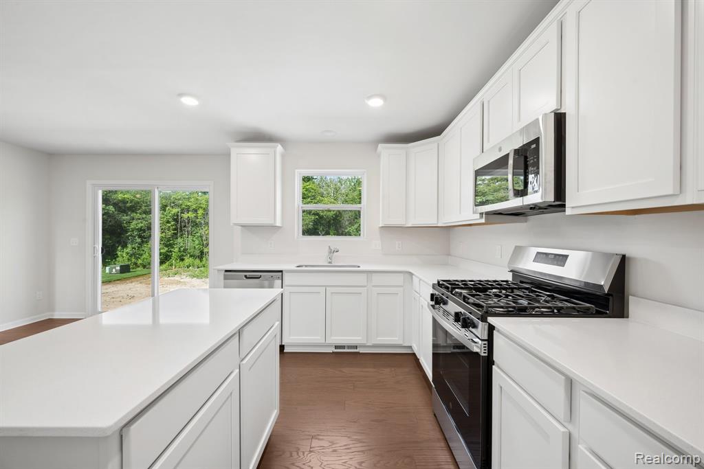 54821 Mockingbird Property Photo 4