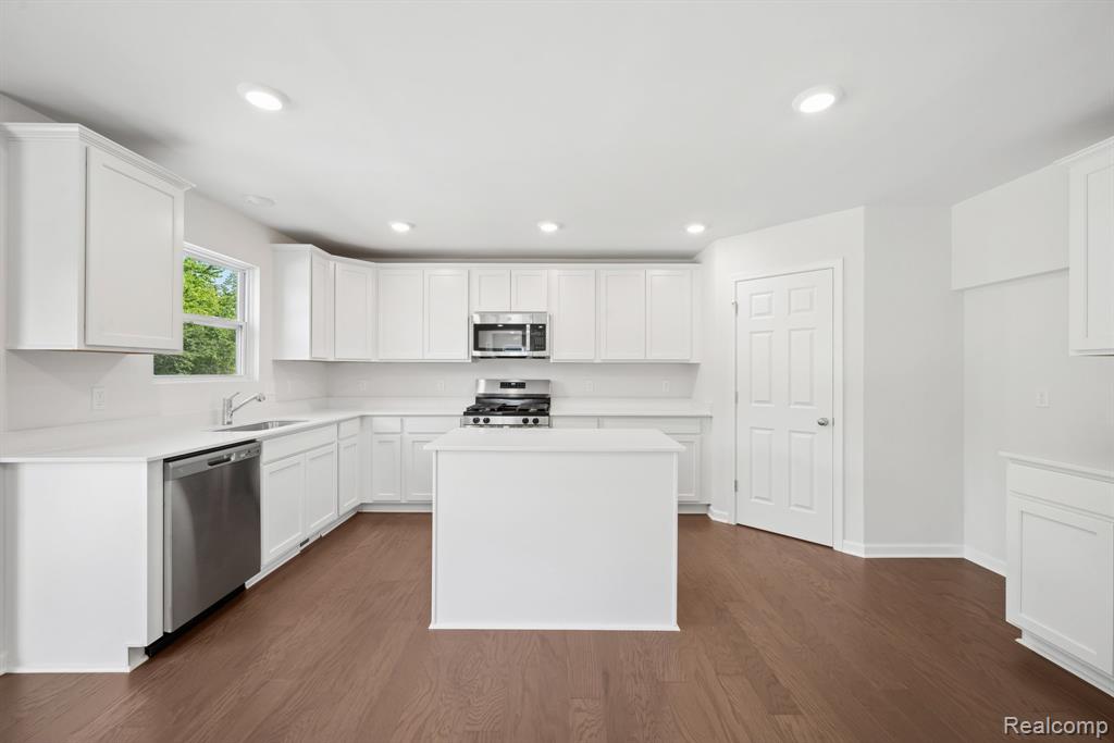 54821 Mockingbird Property Photo 5