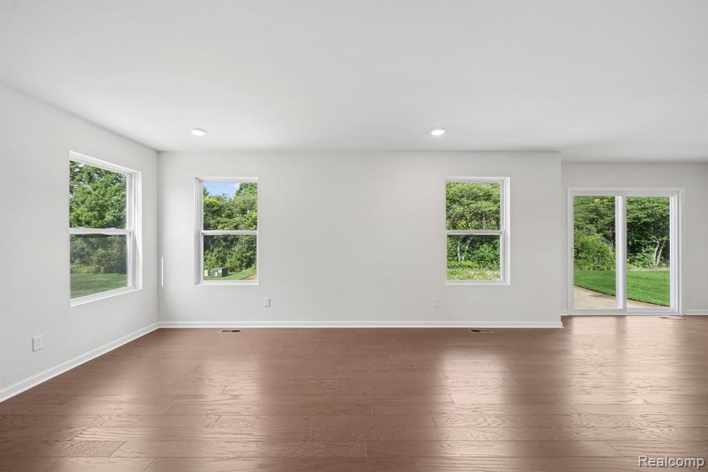 54821 Mockingbird Property Photo 9