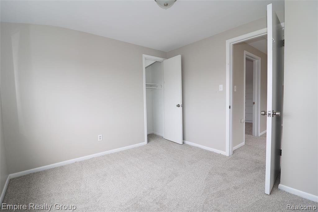 5743 N Highland Street Property Photo 20