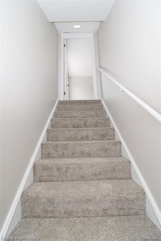 5743 N Highland Street Property Photo 24