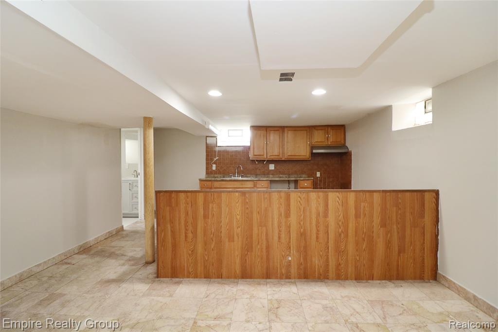 5743 N Highland Street Property Photo 27
