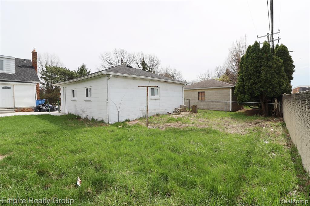 5743 N Highland Street Property Photo 34