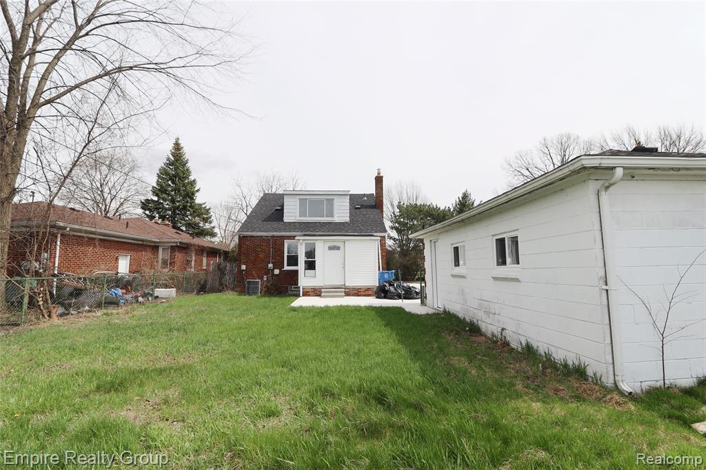 5743 N Highland Street Property Photo 35