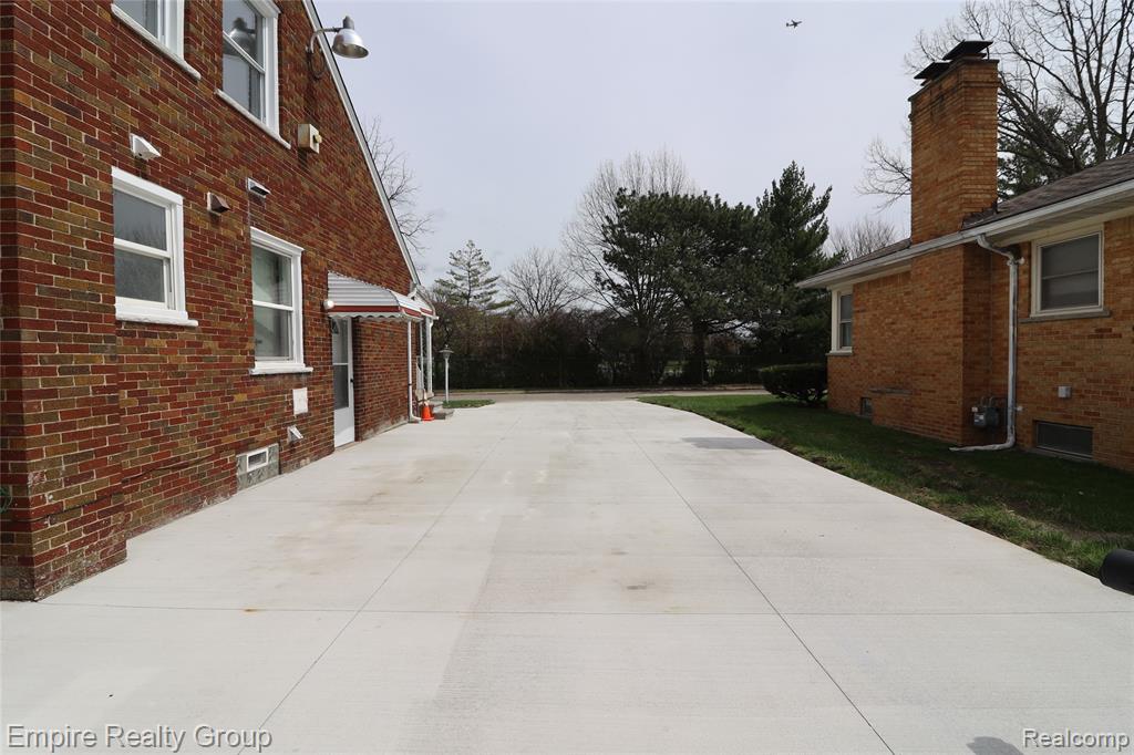 5743 N Highland Street Property Photo 37
