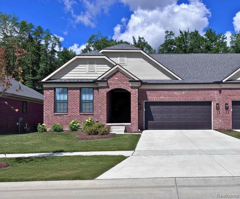 55825 Oak Pointe Drive Property Photo 1