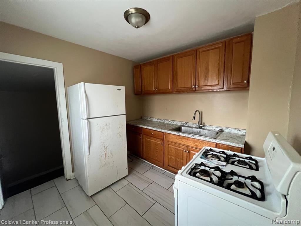 8080 Penrod Street Property Photo 10