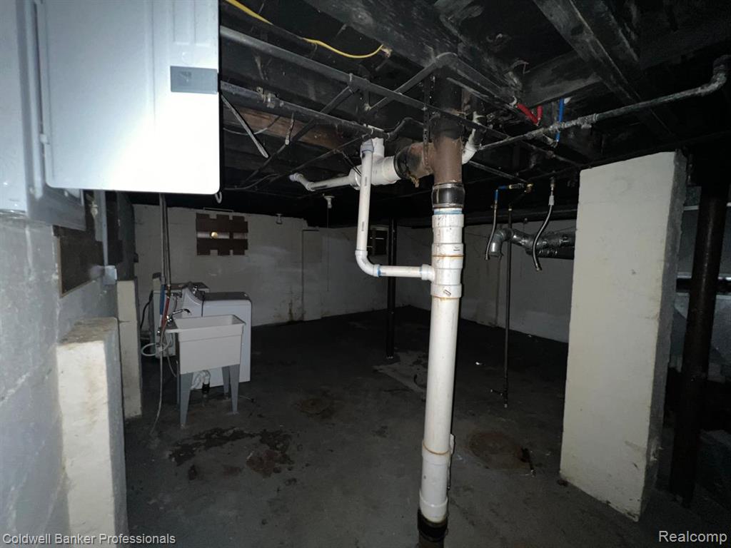 8080 Penrod Street Property Photo 13