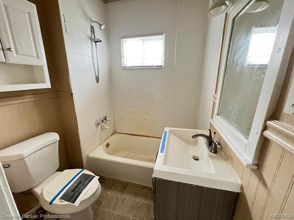 8080 Penrod Street Property Photo 14
